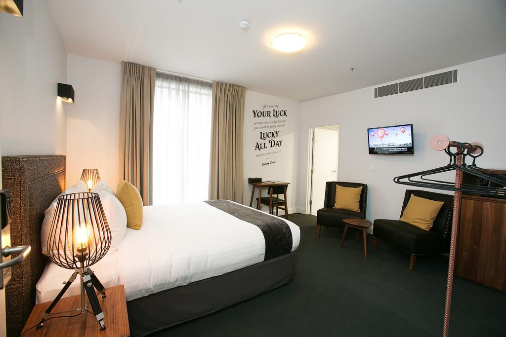 The Lucky Hotel Newcastle Room photo